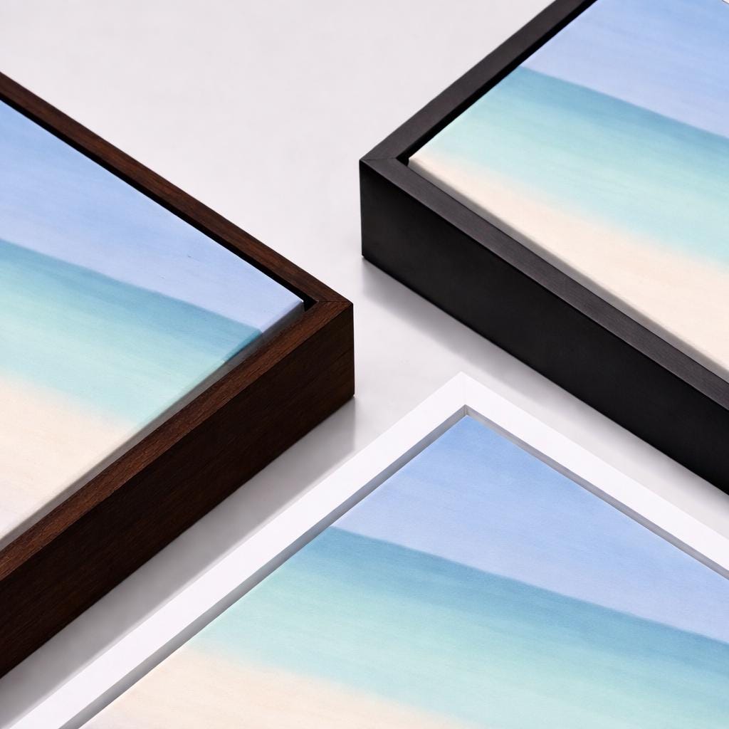 Ruhiges Aqua-Strandgemälde am Meer – Gerahmte Leinwand-Wandkunst